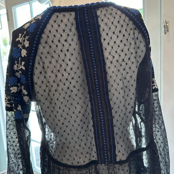 Free People Swiss Dot Sheer Mesh Black Floral Embroidered Peasant Top Size XS - Picture 8 of 10